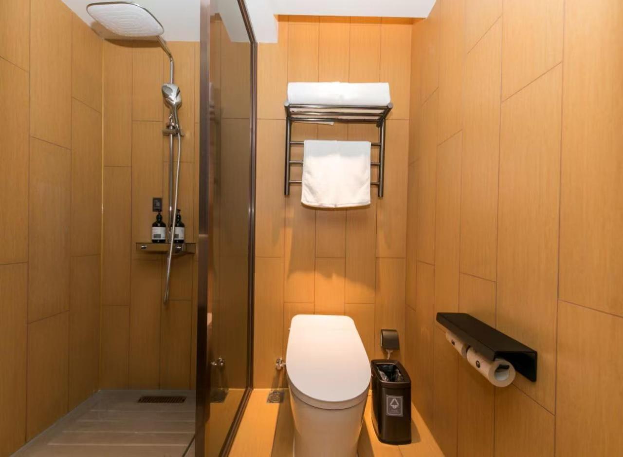 Ji Huangxing Road Subway Station Hotel
