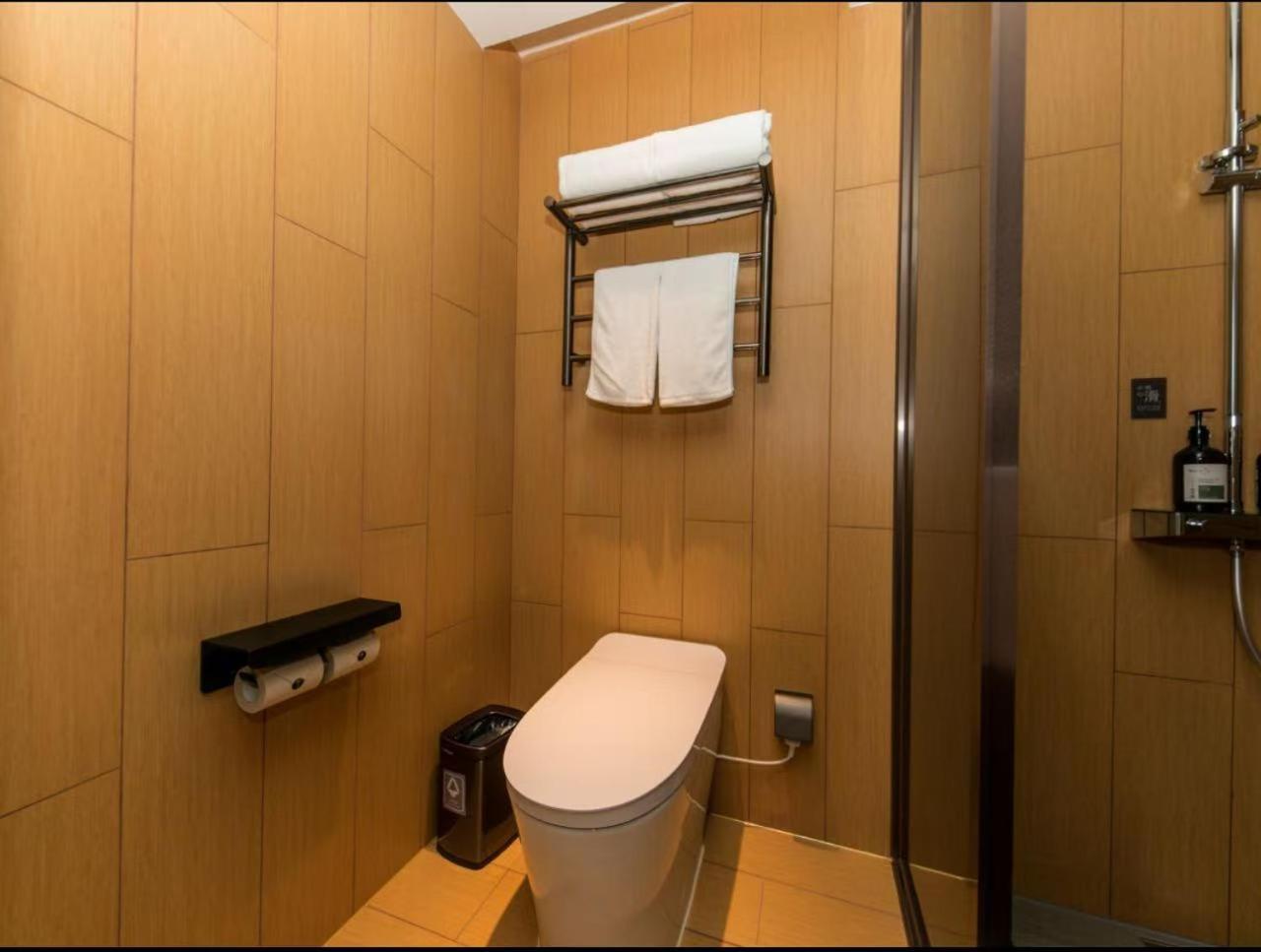 Ji Huangxing Road Subway Station Hotel